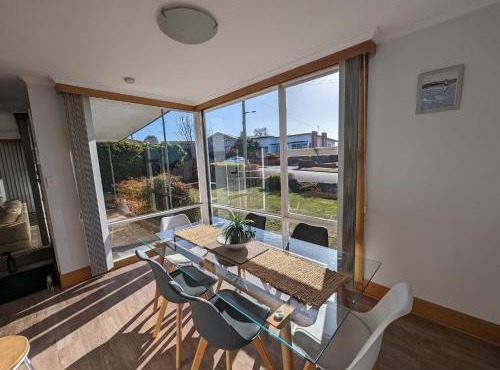 Devonport's Relax at Manning in Devonport