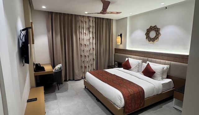 Divine OAK Stay