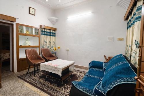 Divine Solace GF2 Comfy stay near Triveni Sangam