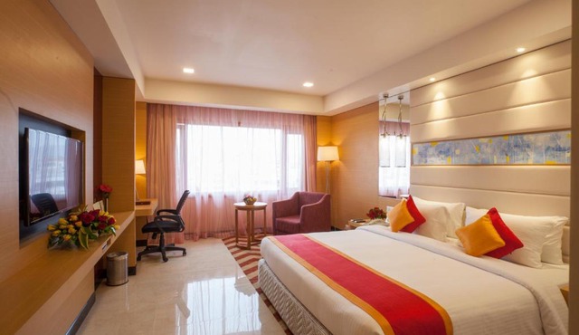 Dolphin Hotel
