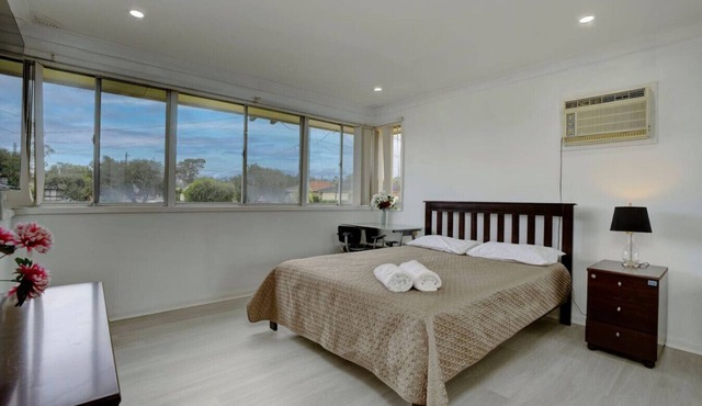Elegant 3 Bedroom Haven Getaway Close to Golf Club