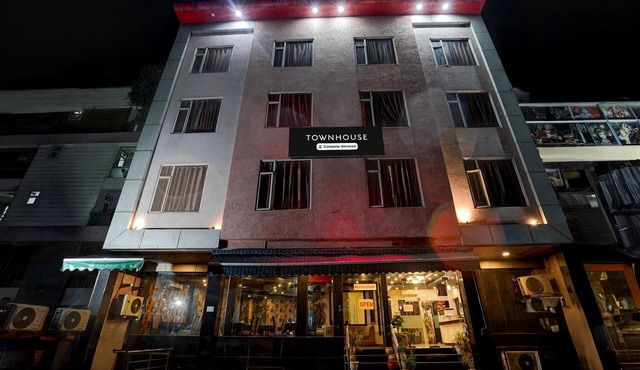 Elite Stays Bani Park Near Railway Station