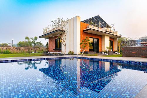 ELIVAAS Signature Prassanam Vatika 2-BHK Hillside Villa with Private Pool & Expansive 1-Acre Garden