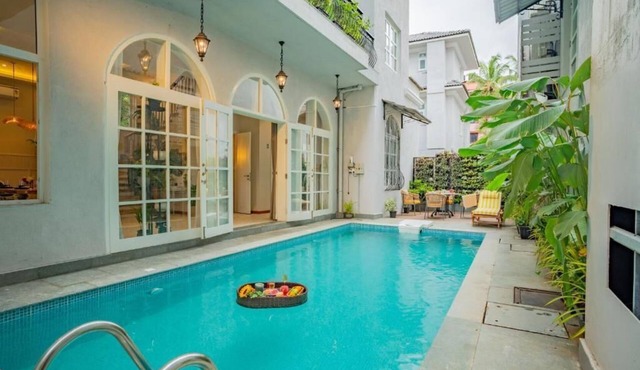 ELIVAAS Vacasa 5BHK PetFriendly & Pool