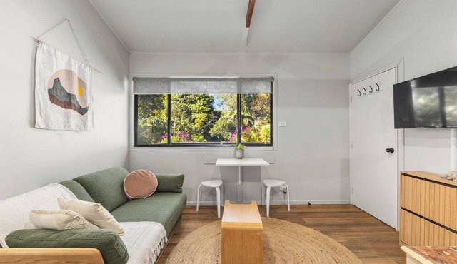 Emerald Beach Pet-Friendly Eucalyptus Cottage in Emerald Beach