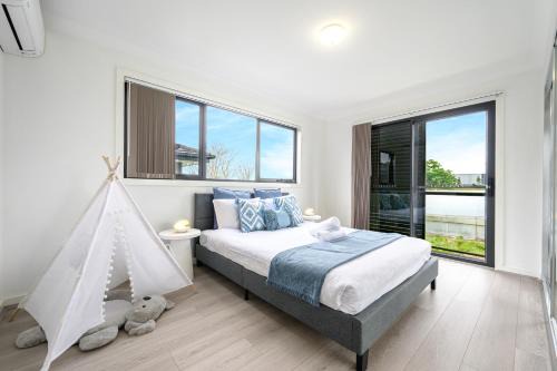 Entire home in Austral, Australia in Austral