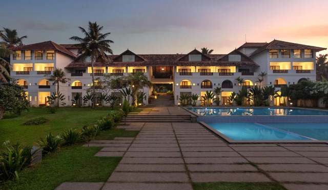Estuary Sarovar Premiere Poovar Island