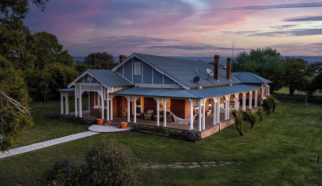 Experience the charm of Little Plains Homestead in Frogmore