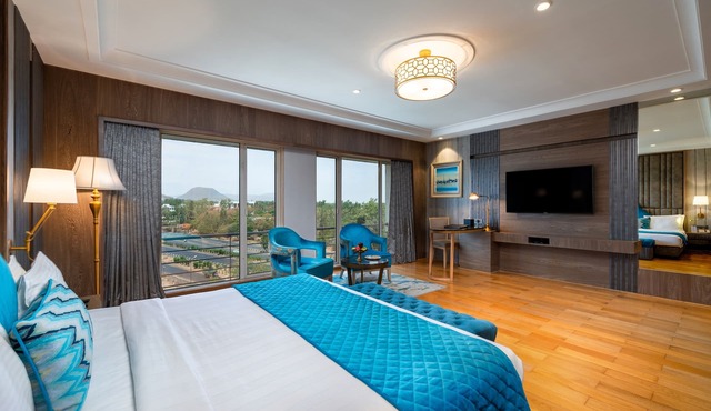 Express Inn The Business Luxury Hotel