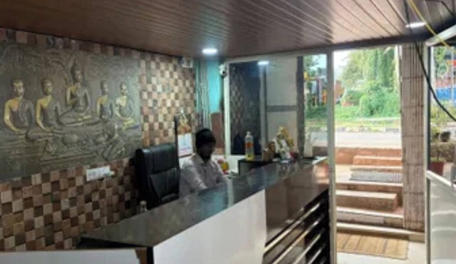 Fabhotel B Square Valley