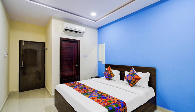 Fabhotel Golden City Inn