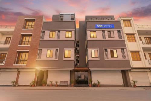 Fabhotel Grand Blue
