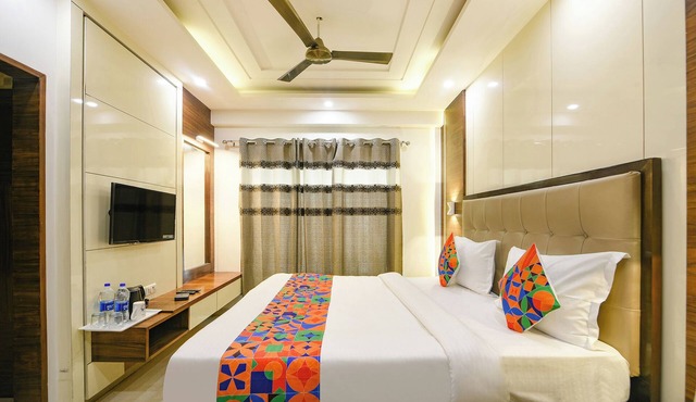 Fabhotel Just Inn
