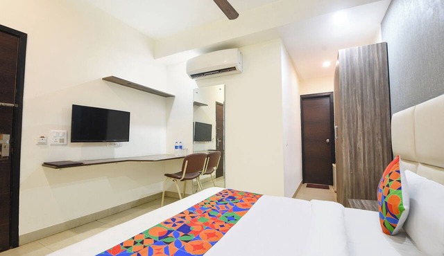 FabHotel Monsella - Nr SHALBY International Hospitals, Golf Course Road Gurgaon in Gurugram