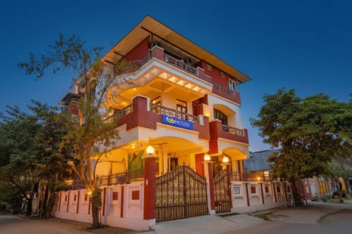 FabHotel Raka Inn