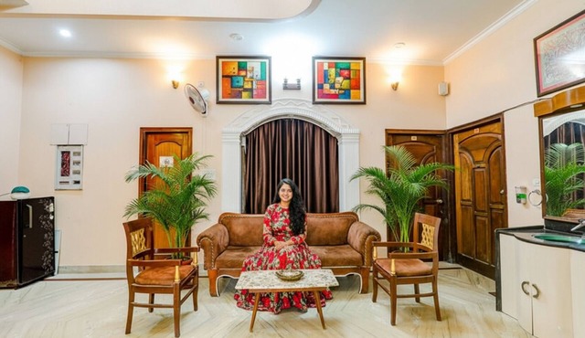 Fabhotel Raka Inn