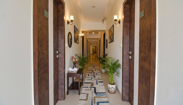 FabHotel Royce Studio