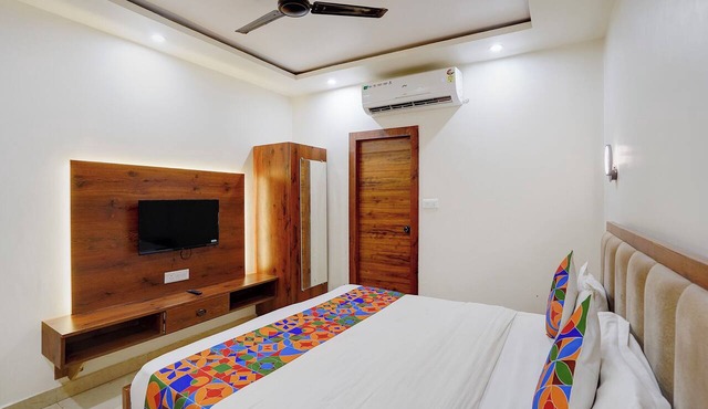 Fabhotel South Town - Near Govindpuri Railway Junction