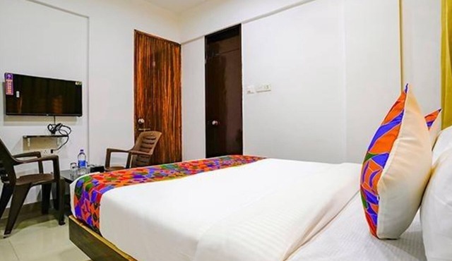 Fabhotel Woods Regency