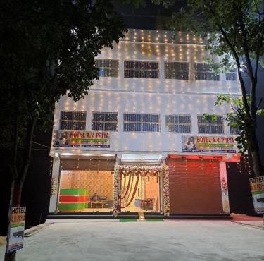 Family Hotel Stay In Hotel AV Priya Rajgir