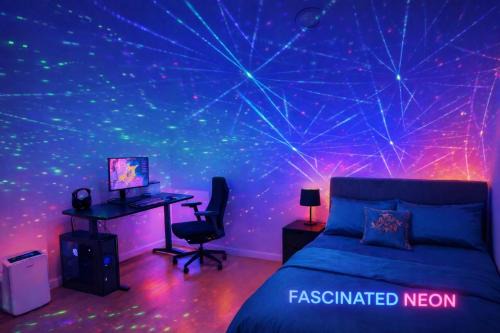 Fascinating Neon - Master Room Beside Station - With Private bathroom and walk-in wardrobe
