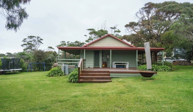 Flinders Cabin A Cosy Family Beach Shack in Flinders