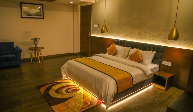 Four Leaf Hotel Sapphire Blue