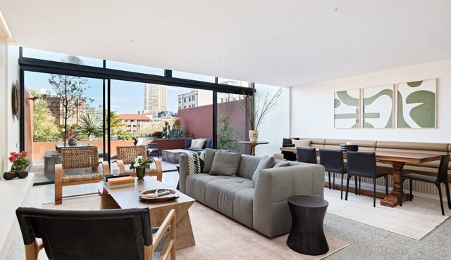 Fox on Macleay is a Two Bedroom Apartment in Elizabeth Bay