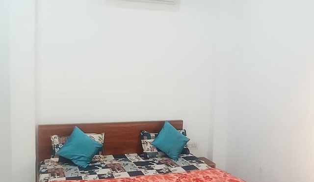 Friendly and helpful people quite homestay