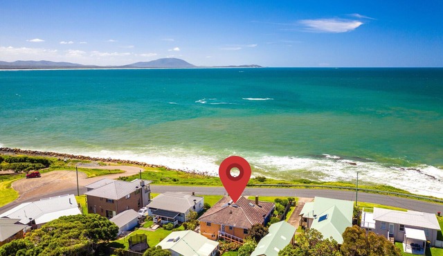 Frolic, Panoramic Coastal Vacation in CROWDY HEAD
