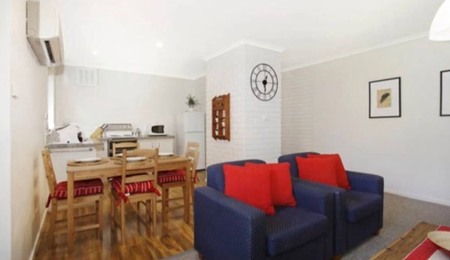 Fully equipped apartment just 500m from the town centre in Bright