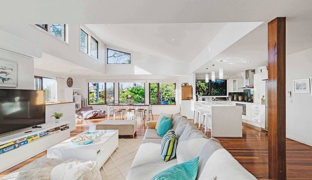 Grays at Denhams Luxury by the beach in Denhams Beach