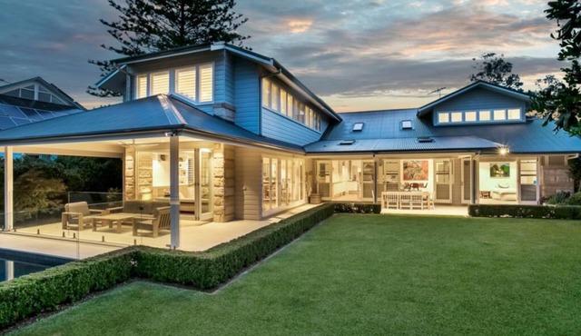 Hamptons Home with pool in Prime North Avalon - Steps to Beach & Cafe in Avalon Beach