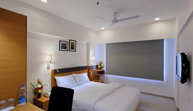 Hi5 Hotel & Experience in Nashik