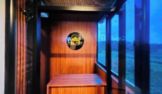Hide Away : Three-Bedroom Standard Apartment