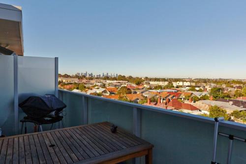 Highview on High St - A Balcony Haven in Northcote in Melbourne