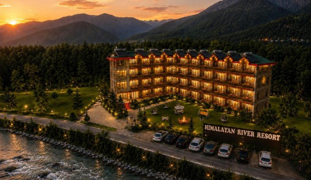 Himalayan River Resort, Manali #riverside #big private parking #scenic river & mountain view #open cafe #spacious room #big garden with campfire in Manāli