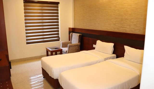 Holy River Hotel in Narendranagar