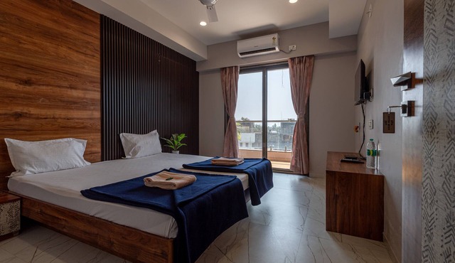 Hotel Aaradhya Crown in Devgad