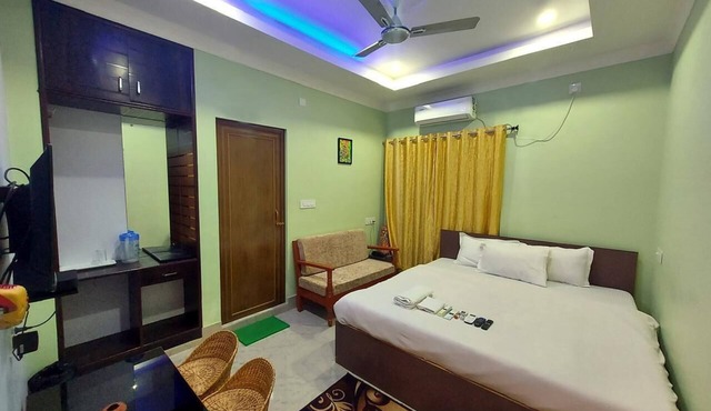 Hotel Aayes & Resort