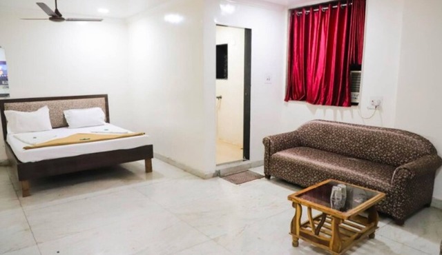 Hotel Achal Palace Lodging and Boarding in Ulhasnagar