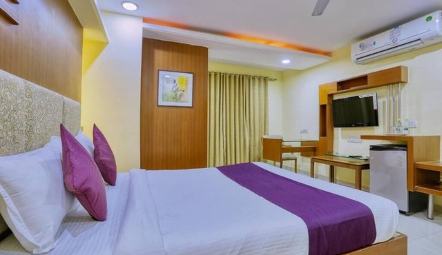 Hotel Amrit Residency