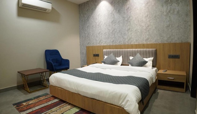 HOTEL CENTRAL PARK in Bathinda
