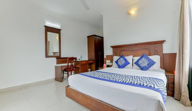 Hotel Centree Point in Ernakulam