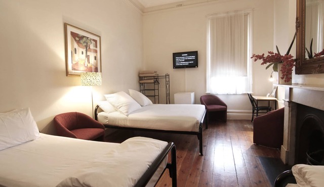 Hotel Claremont Guest House in South Yarra