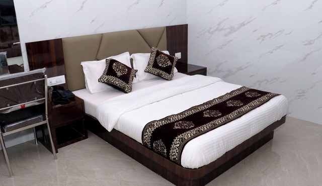 Hotel Comfy Inn