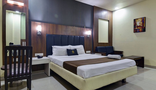 Hotel Devanshi & Banquets by Classy Stay