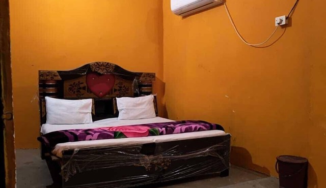 Hotel Diamond Hardoi in Bilgram