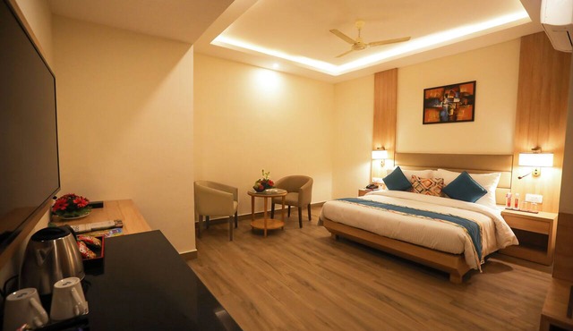 Hotel Elora in Lucknow