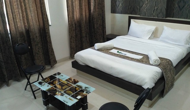 Hotel Everest Inn in Pune